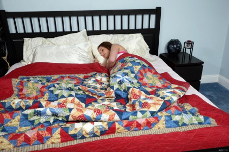 Реальное лизание киски и напряженный хардкорный секс для красотки Jasmine Wolff