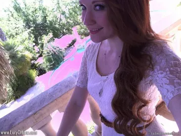 Мастурбация на природе - вот что нужно Lucy OHara для оргазма