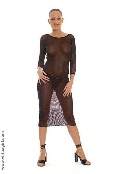 Брюнетка в просвечивающем платье и сексуальных трусиках Jamie Hunger готова показать свою киску