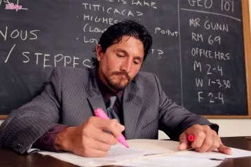 Распутная студентка с сочными сиськами Britney Amber соблазняет учителя и принимает его член в киску