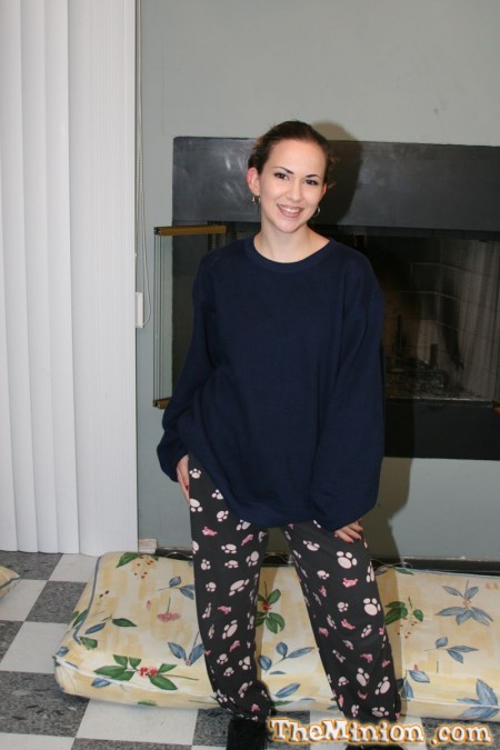 Зрелая сучка с волосатой киской Christina Agave сосет и трахает твердый член