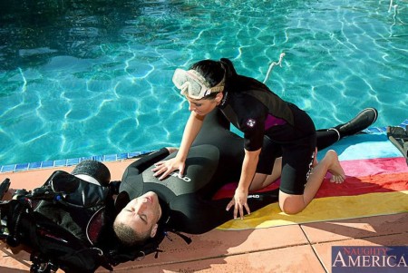 Латина Rebecca Linares отдается незнакомцу